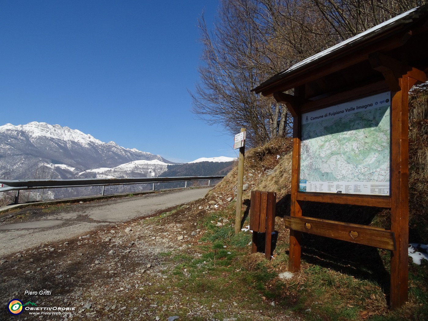 10 Partenza sul segnavia 579 per la Bocca del Grassello.JPG